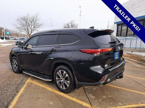 2022 Toyota Highlander Hybrid XLE