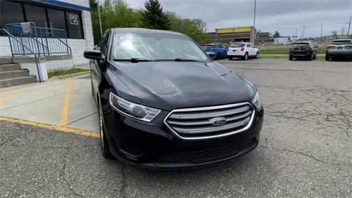 2017 Ford Taurus SE