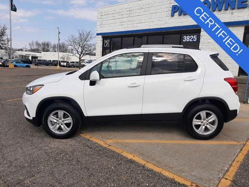 Summit White 2022 Chevrolet Trax LT