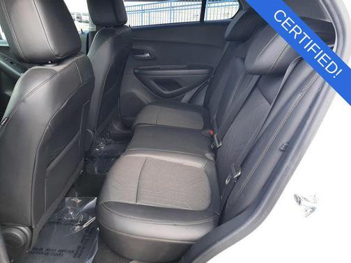 Summit White 2022 Chevrolet Trax LT