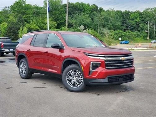 2025 Chevrolet Traverse LT