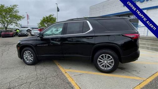 2022 Chevrolet Traverse LT Cloth