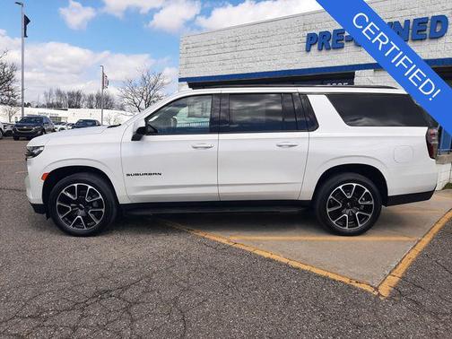 Iridescent Pearl Tricoat 2023 Chevrolet Suburban RST