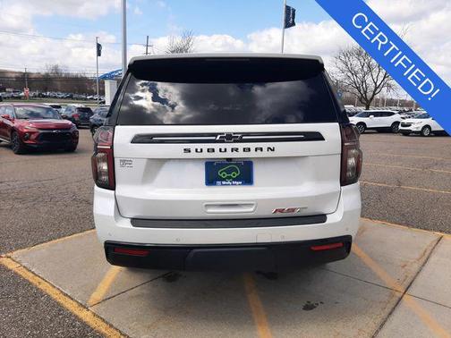 Iridescent Pearl Tricoat 2023 Chevrolet Suburban RST