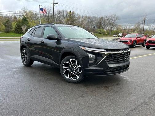 Mosaic Black Metallic 2026 Chevrolet Trax FWD 2RS