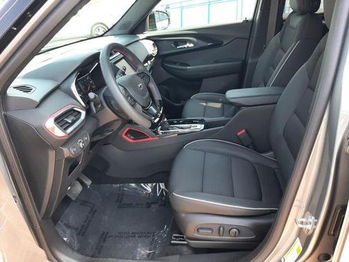 Sterling Gray Metallic 2023 Chevrolet Trailblazer RS