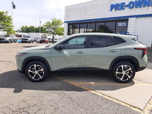 Cacti Green 2024 Chevrolet Trax FWD 1RS