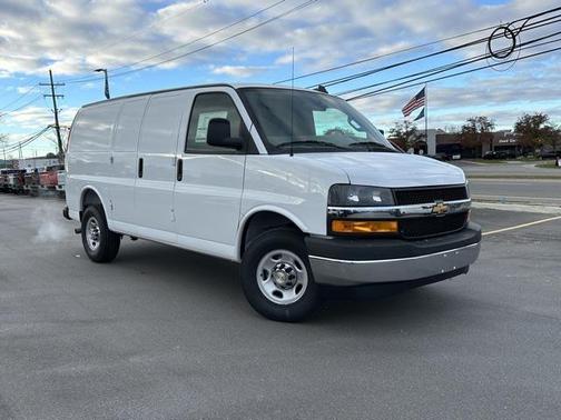 2025 Chevrolet Express 2500 RWD 2500 Regular Wheelbase WT