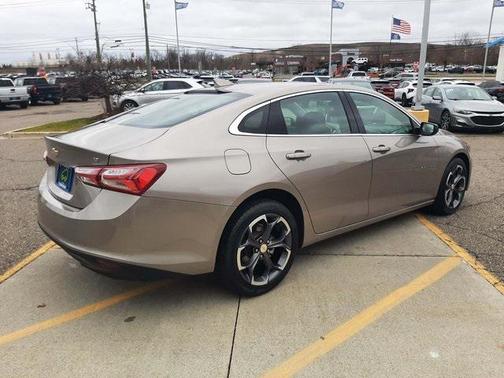2022 Chevrolet Malibu FWD LT