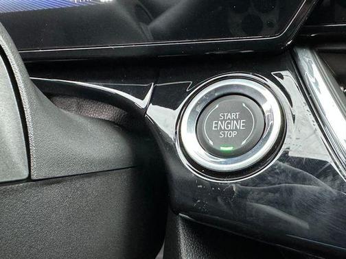 Mosaic Black Metallic 2026 Chevrolet Trax FWD 2RS