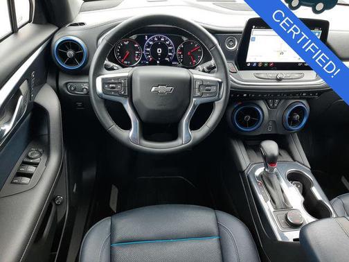 Iridescent Pearl Tricoat 2023 Chevrolet Blazer RS