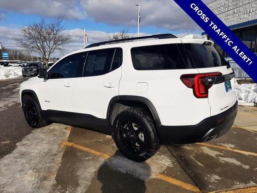 2023 GMC Acadia AWD AT4
