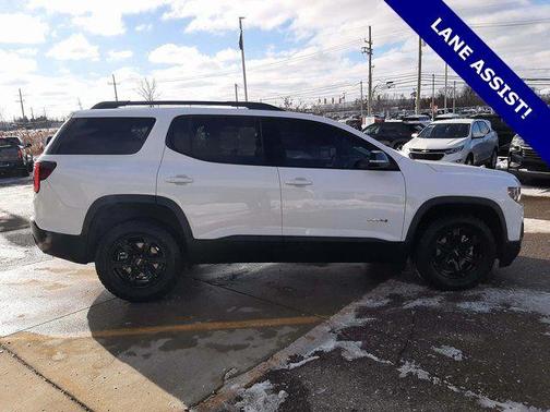2023 GMC Acadia AWD AT4