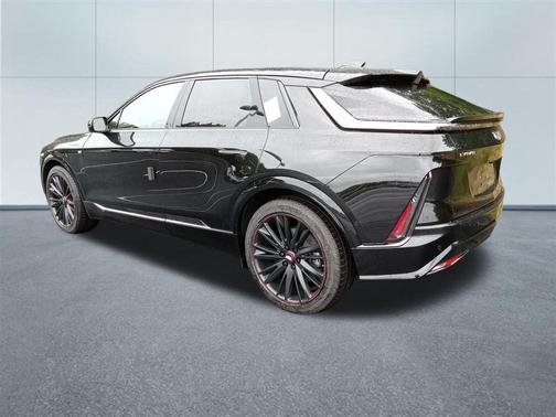 2025 Cadillac LYRIQ Sport