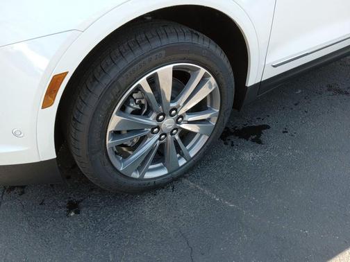 Crystal White Tricoat 2026 Cadillac XT5 Premium Luxury