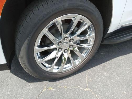 Crystal White Tricoat 2023 Cadillac Escalade ESV Premium Luxury