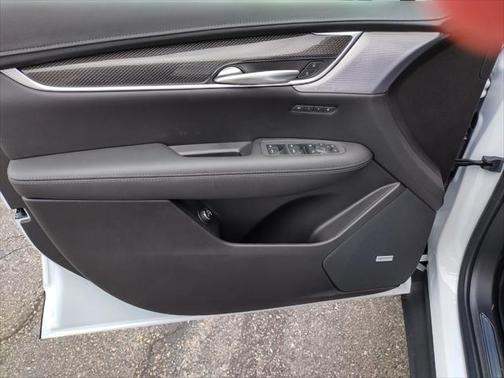 2025 Cadillac XT5 Sport
