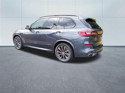 2021 BMW X5 M50i