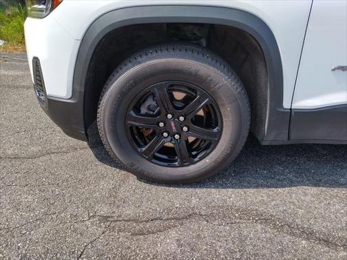 2023 GMC Acadia AWD AT4