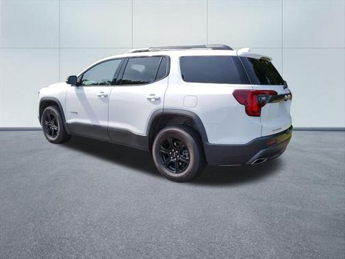 2023 GMC Acadia AWD AT4