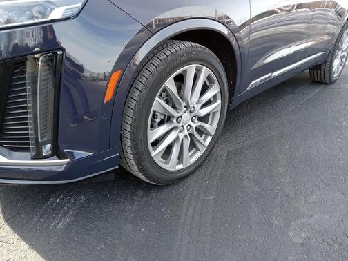 2025 Cadillac XT6 Premium Luxury AWD