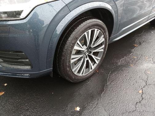 2021 Volvo XC90 T5 Momentum