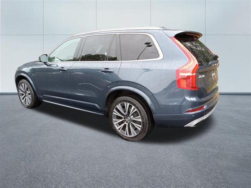2021 Volvo XC90 T5 Momentum