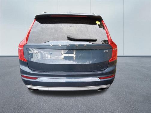 2021 Volvo XC90 T5 Momentum