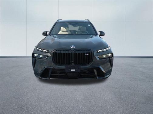 2023 BMW X7 M60i