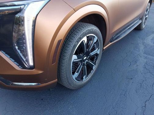 2025 Cadillac Escalade IQ Sport 1