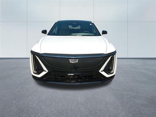 Crystal White Tricoat 2024 Cadillac LYRIQ Sport