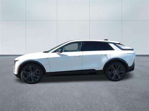 Crystal White Tricoat 2024 Cadillac LYRIQ Sport