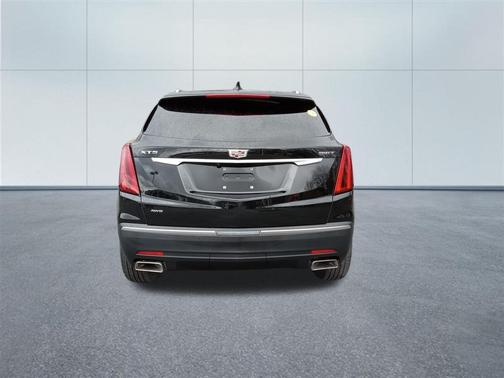 Stellar Black Metallic 2023 Cadillac XT5 Luxury