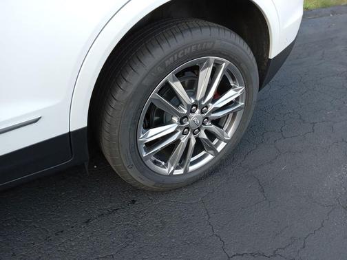 2025 Cadillac XT5 Sport