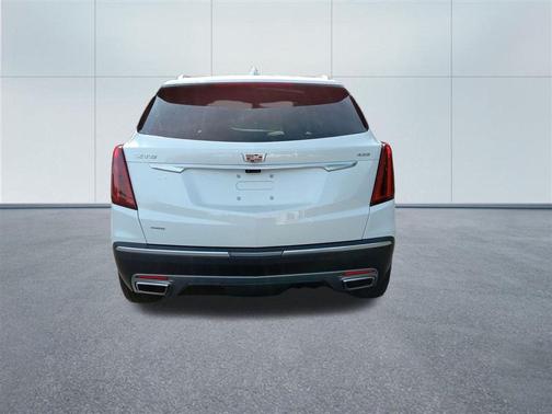 Crystal White Tricoat 2026 Cadillac XT5 Premium Luxury