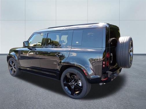 2023 Land Rover Defender 110 X-Dynamic SE