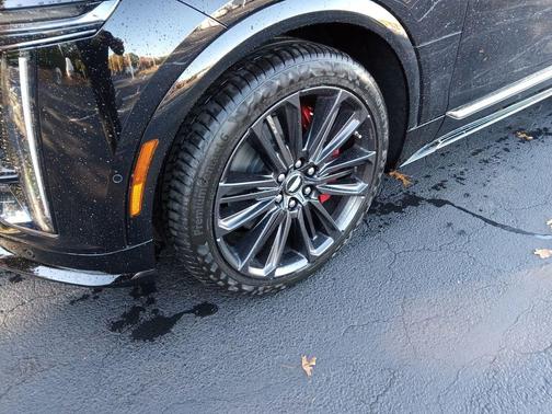 2026 Cadillac LYRIQ V