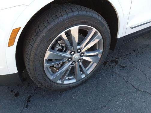 Crystal White Tricoat 2026 Cadillac XT5 Premium Luxury