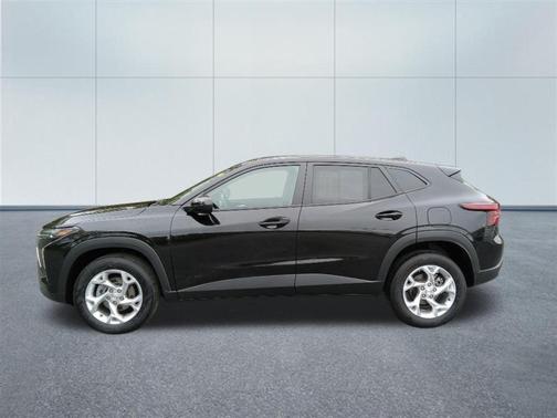 Mosaic Black Metallic 2025 Chevrolet Trax LS