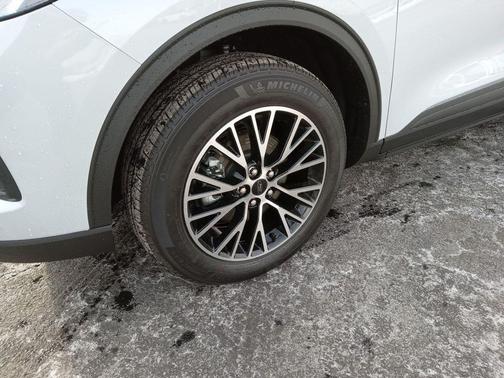 2025 Ford Escape PHEV SE