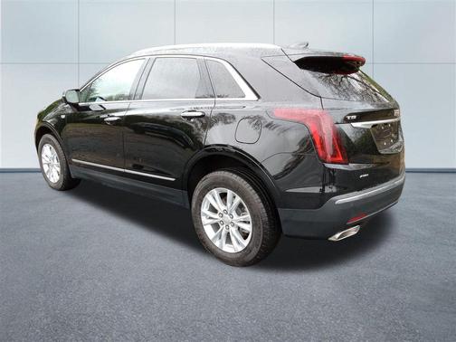 Stellar Black Metallic 2023 Cadillac XT5 Luxury