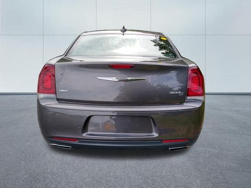 2018 Chrysler 300 S