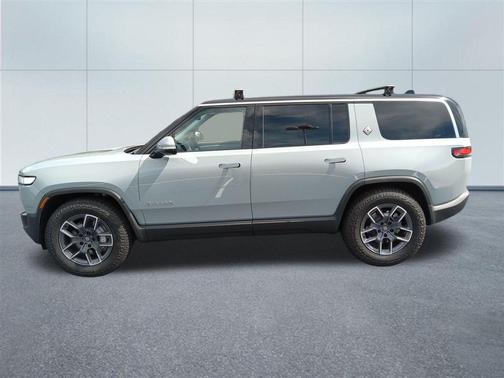 2024 Rivian R1S Adventure