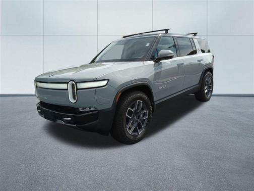 2024 Rivian R1S Adventure