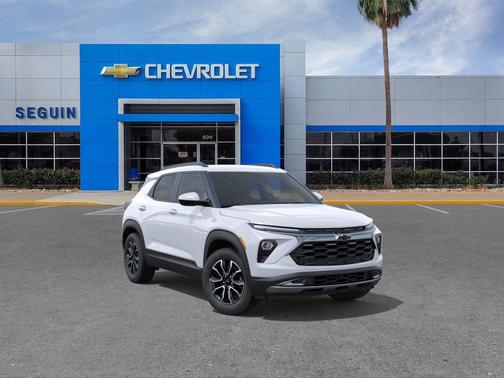 Iridescent Pearl Tricoat 2026 Chevrolet Trailblazer ACTIV