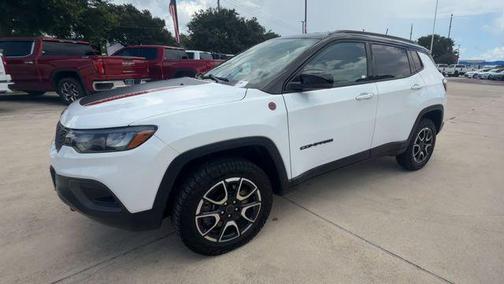 Bright White Clearcoat 2025 Jeep Compass Trailhawk
