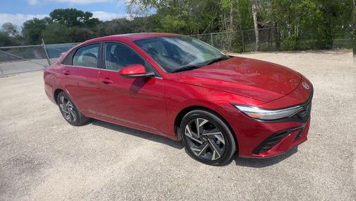 2025 Hyundai ELANTRA SEL