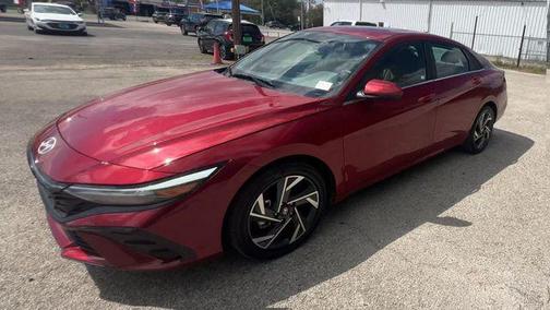 2025 Hyundai ELANTRA SEL