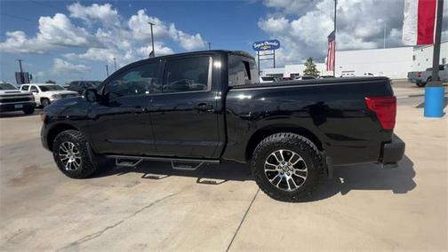 2020 Nissan Titan SV