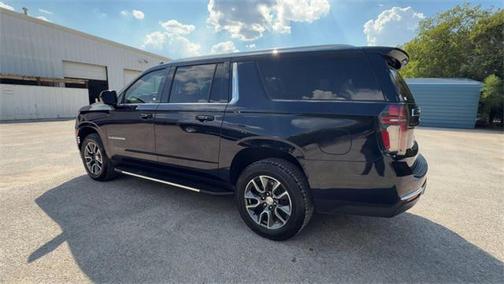 2023 Chevrolet Suburban LT